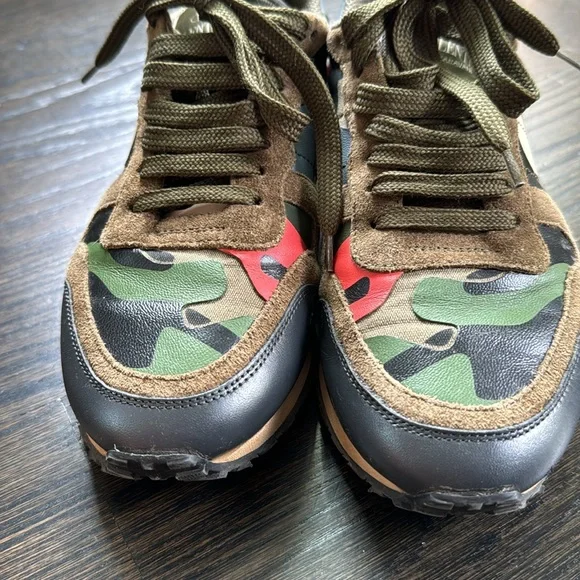 EUC Valentino suede sneakers - beautiful and comfortable - from TRR - with box - Picture 8 of 12